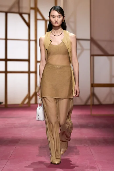 Look 3